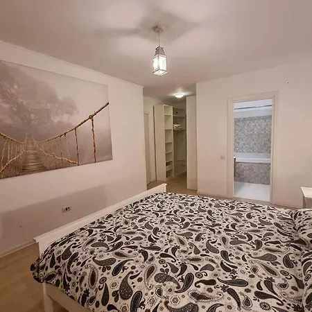 דירה Park 5, 2 Bedroom בוקרשט