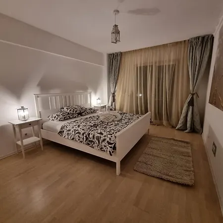 Park 5, 2 Bedroom 布加勒斯特