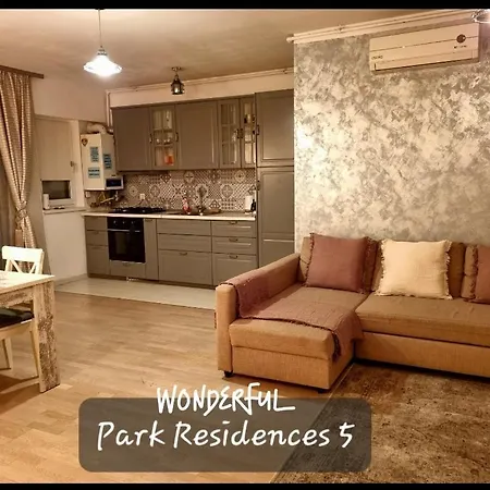 Park 5, 2 Bedroom Бухарест