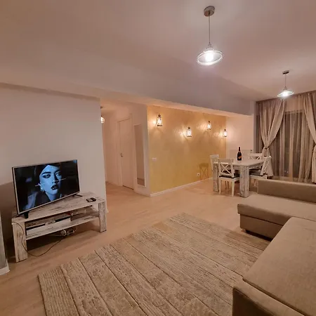 Park 5, 2 Bedroom 布加勒斯特